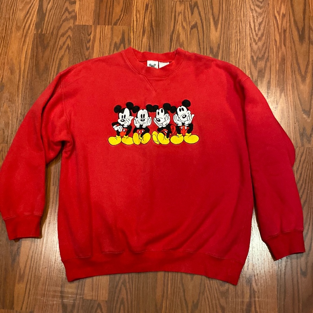 90’s Vintage Disney catalog crew neck embroidered sweatshirt. Size L